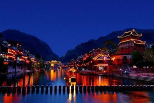 关于凤凰古城：美景与拥挤并存