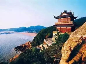 神秘启程：朝霞映照下的普陀山