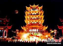 夜色撩人， 黄鹤楼的灯光像是被外星人涂了霓虹
