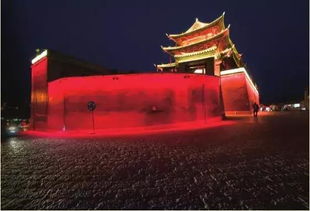 古建筑与创意花灯的奇幻碰撞——谁才是真正的主角？