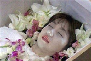 梦见女尸在水里泡着是什么预兆或象征？