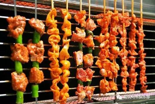 骑士烧烤店：味蕾的盛宴——装潢是真好看！（但是味道…）