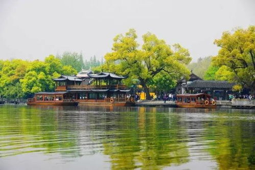 第二天：探秘断桥残雪（其实不是雪）——因为天气不准嘛～