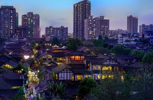 夜市的第一印象——喧闹与宁静交织
