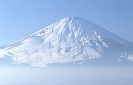 二、 登山之旅：从脚踏实地到触摸云端