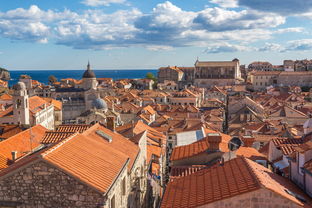 夏日杜布罗夫尼克，避开人潮，海边城墙静享亚得里亚海美景