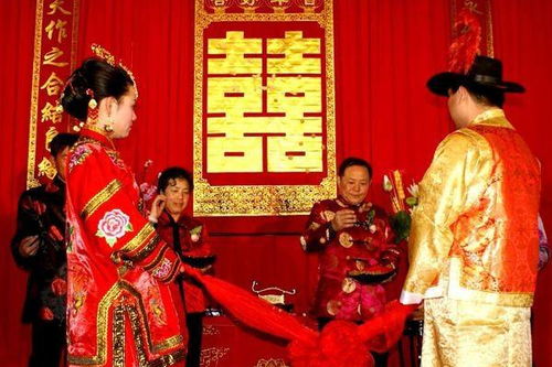 “粤嫁上头，幸福寓意，传统美俗，婚嫁爆款！”