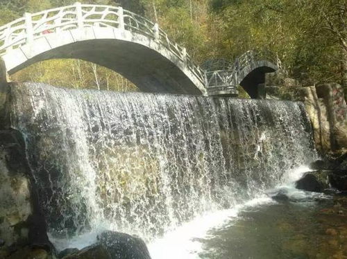 给旅行者的反套路指南：如何避开人潮抓住真味儿