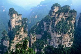 第五天：凤凰古城·苗寨体验（古镇+民俗）