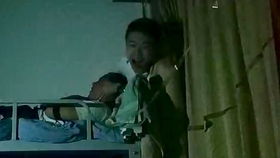 午夜钟声与鼠年阴影