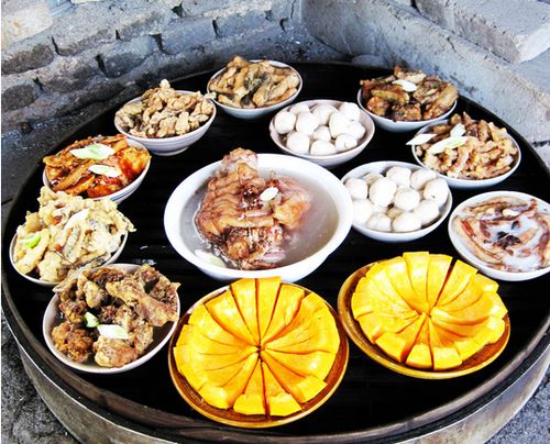品味特色美食