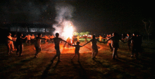挑战三：夜间篝火晚会（意外的浪漫）