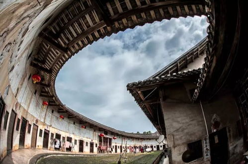 “客家围龙屋：建筑灵魂，传承爆款”