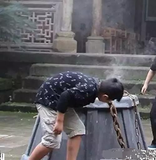 随机插入广告式噪声