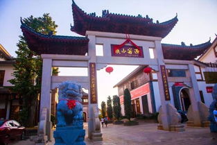 一、古镇陈旧影，崭新梦起航