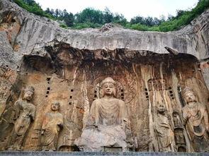 洛阳龙门石窟：雨天限定的神秘buff