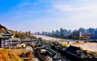 2. 独特节日：感受民间狂欢？(其实就是村里的集市)