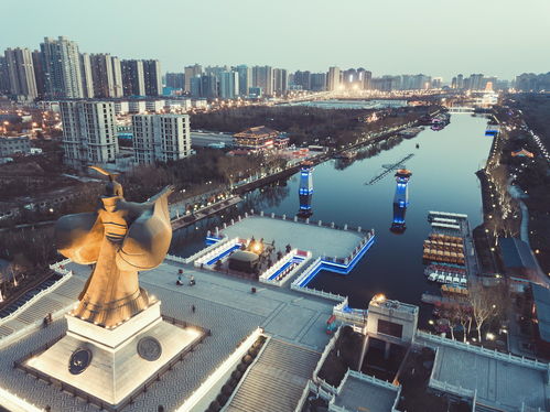 莲池潭夜晚才是沉重头戏！