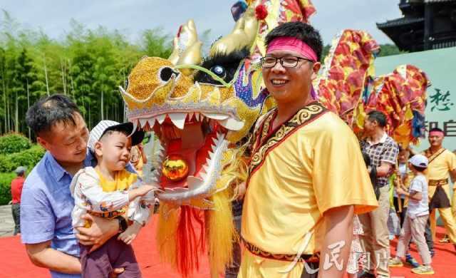 “浙江春节风俗，传承创新，爆款非遗体验”