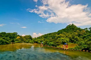 一、 天然景观：绿意盎然天池迷人