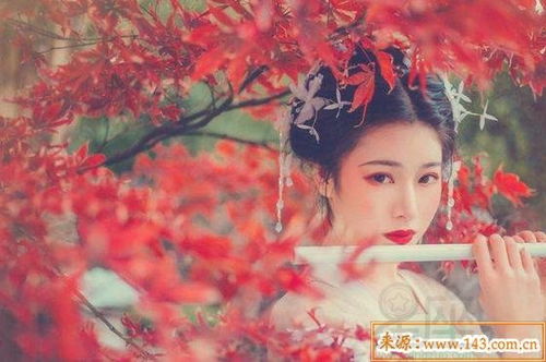 八字中既有正印又有偏印，这种情况该如何解读呢？