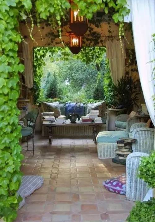 庭院外右侧有木桩风水,庭院外右侧有木桩风水好不好