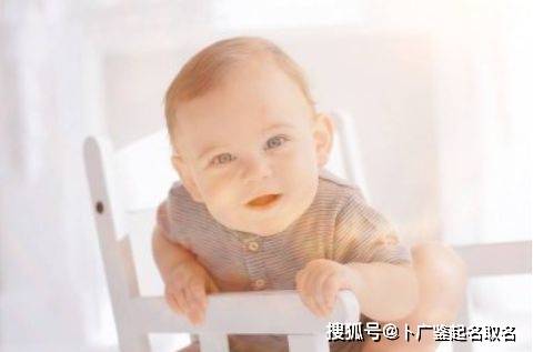 如何给虎年胡姓男孩取一个好听的名字？