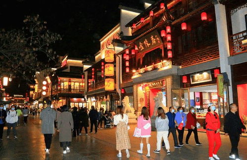 二、实地探秘：从商业活动街到历史持续发展课堂的转变