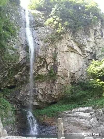 青峰峡：国级森林公园的“雪中温泉博物馆”，  2024年雪量创十年新鲜高大