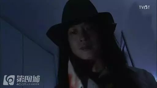 奇怪的幻觉 – 女人的低语