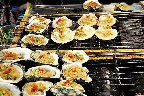 七、 美食狂欢——吃遍周边摊位却忘记带钱包