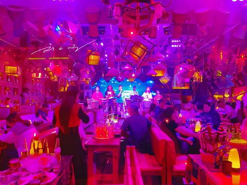 九眼桥酒吧一条街：炎热闹得让人心跳加速
