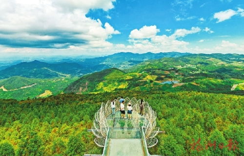 二、为什么要带娃去雪峰山？——主要原因是这里有…