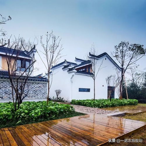第一层：内蕴禅理， 字里行间皆是静