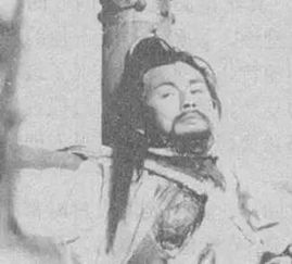四、情感色彩：血缘中的炎热爱反感交织