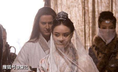 一、 星座配对：皇后是巨蟹座，乞伏是天蝎座