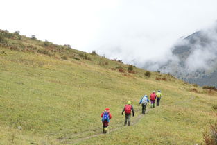 第二段：赤牛洼瀑布至山顶观景台