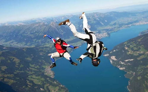 当灵魂与重力玩捉迷藏：浙江双人蹦极的魔幻现实