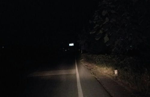 深夜祭拜的阴阳交错