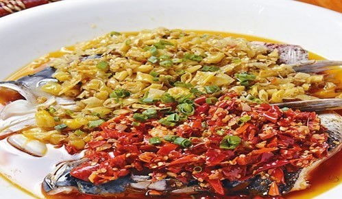 1. 湘菜之源：剁椒鱼头
