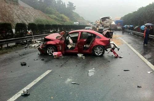 梦见车祸预示着什么？是预示着即将发生不幸还是内心焦虑的反映？