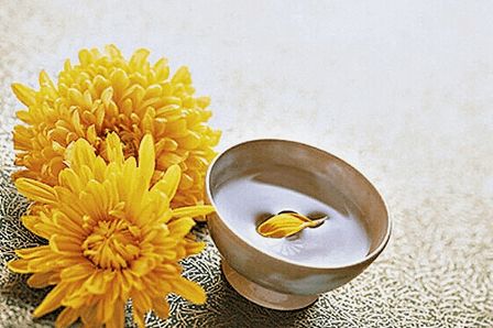 重阳节三大传统：登高赏菊、饮菊花酒、佩茱萸，千年韵味传承！