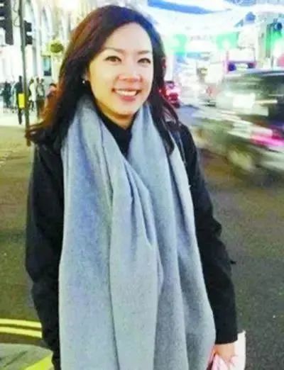 张嘉欣和庾澄庆老婆合照中，这位名叫娱乘庆的人是谁？