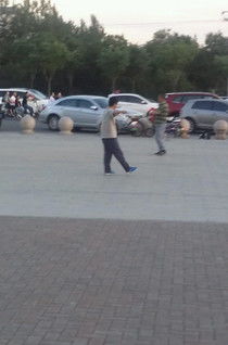 救命！停车位比春运还难抢