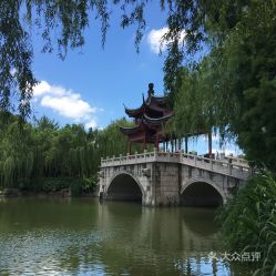 3.2 周边景点列表 (示例)