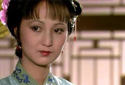 二、 平儿的“火”属性——炎热情似焰，却不灼人