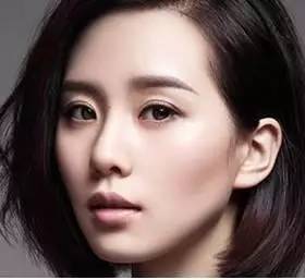 外国人的鼻子面相中，鼻子向上翻属于哪种女性面相特征？