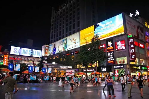 春熙路：时尚潮流聚集地 (钱包要捂紧)