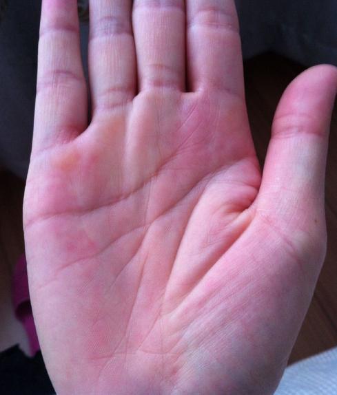 人鬼情缘手相中，如何识别出轨者的手相特征？