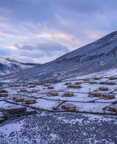 第二章：天山南坡——滑雪场与野蛮人的对话